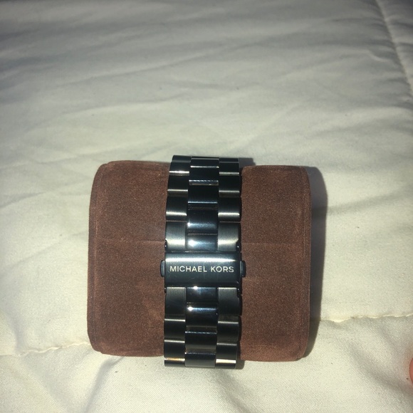 Michael Kors Watch - Picture 5 of 6